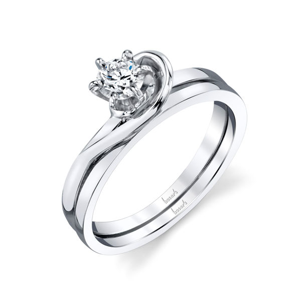 14Kt White Gold Solitaire with a Twist