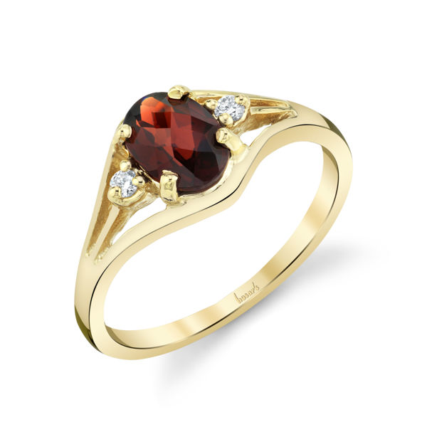 14kt Yellow Gold Oval Garnet and Diamond Ring